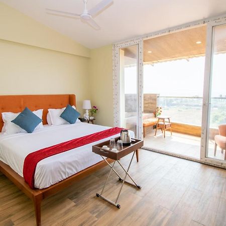 Octave Rococco Morjim Hotel Pernem Екстериор снимка