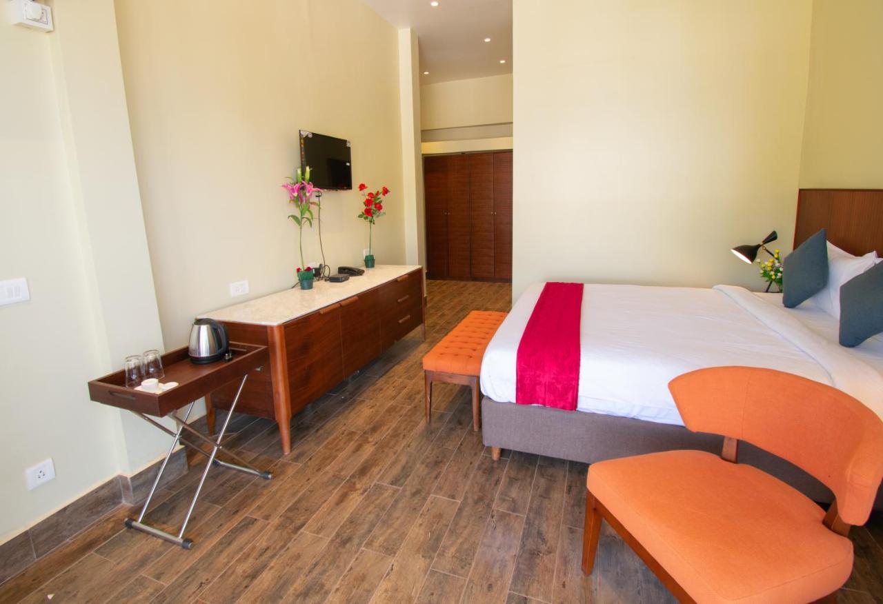 Octave Rococco Morjim Hotel Pernem Екстериор снимка