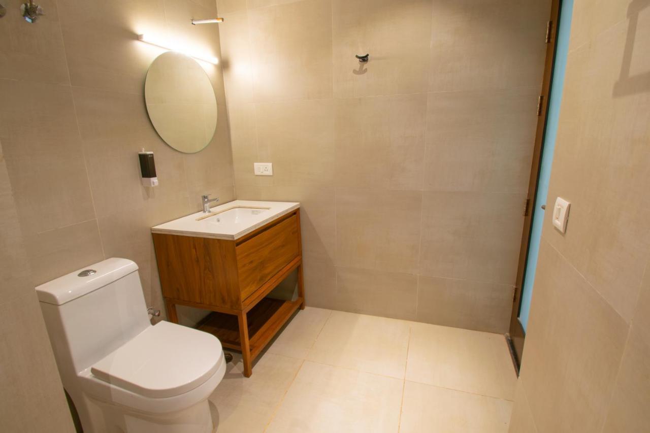 Octave Rococco Morjim Hotel Pernem Екстериор снимка