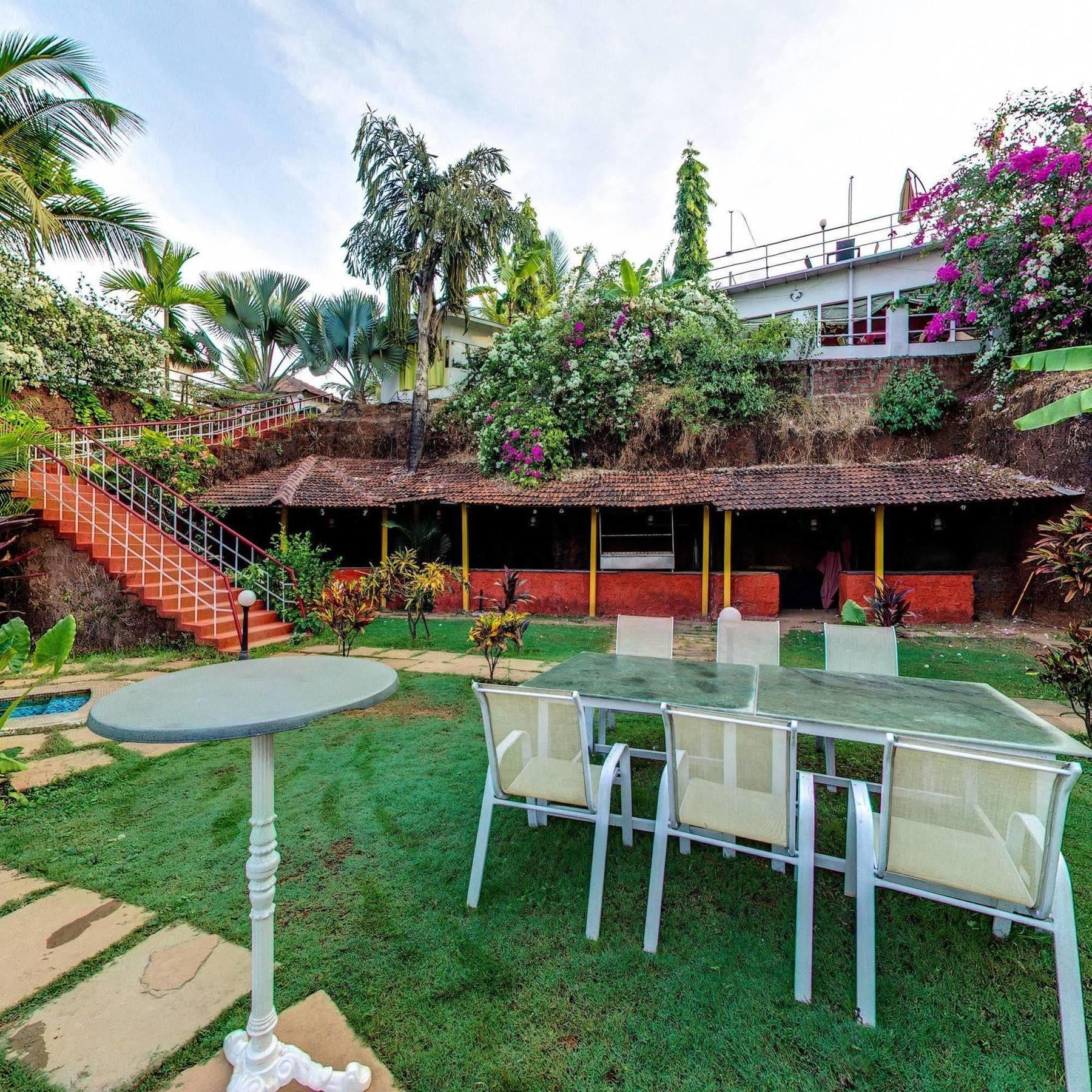 Octave Rococco Morjim Hotel Pernem Екстериор снимка